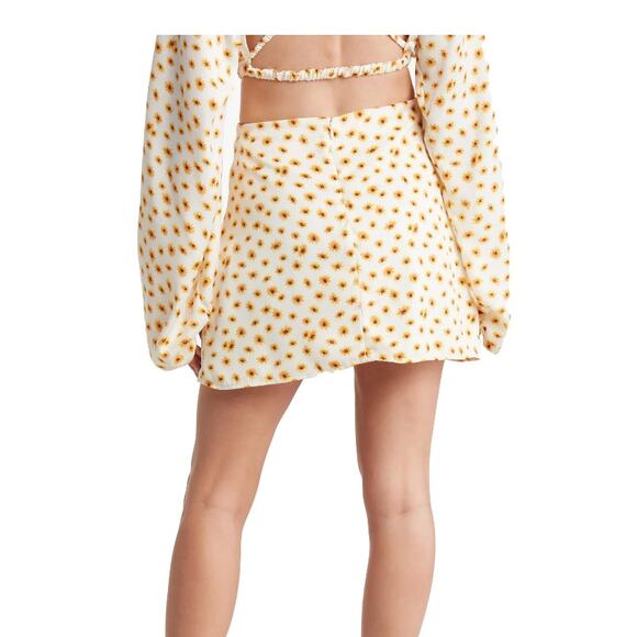 NWT: WeWoreWhat - Women's, Ivory, Ditsy Daisies, Mini Slip Skirt (size Small) - Picture 5 of 5
